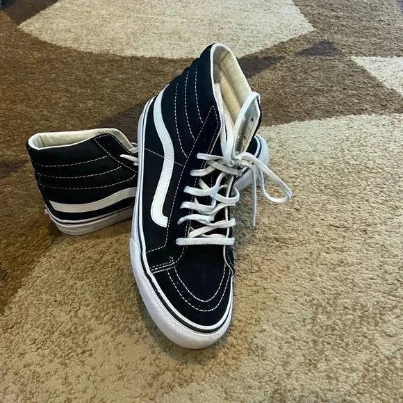 VANS-black &white sneakers - Picture 1 of 4